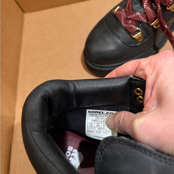 Black Sorel Boots with Red Laces sz 7.5 - Picture 2 of 11